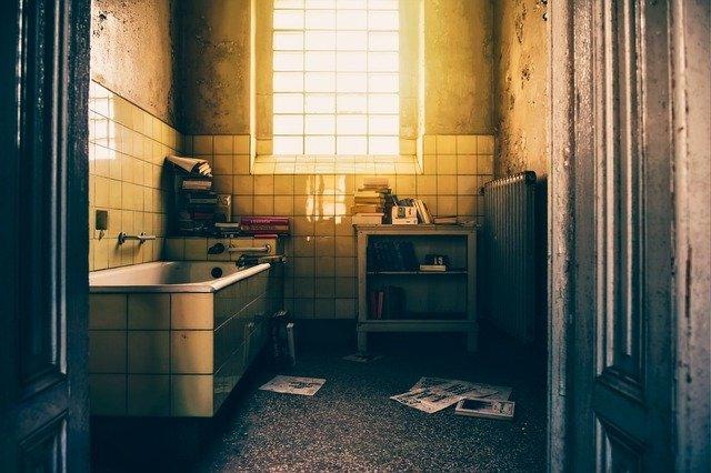 dirty bath photo