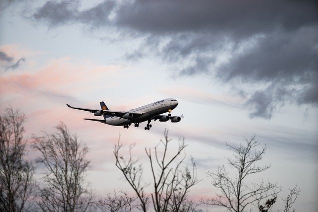 Photo by dmncwndrlch airplane photo