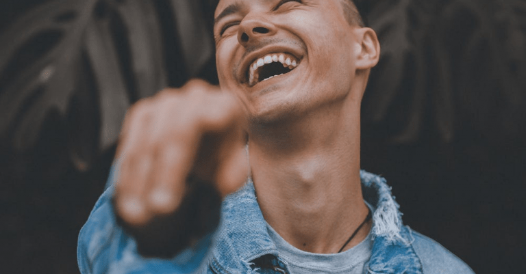 Psychologické fakty o ľudskom správaní: Čo ho ovplyvňuje?