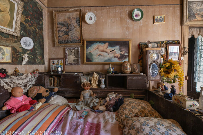 I discovered an an abandoned house in France filled with demonic life size dolls 63e600e3749d0 700
