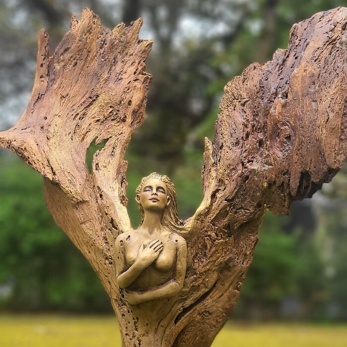 Artist uses driftwood to create stunning sculptures New Pics 641065aa24f4d 700