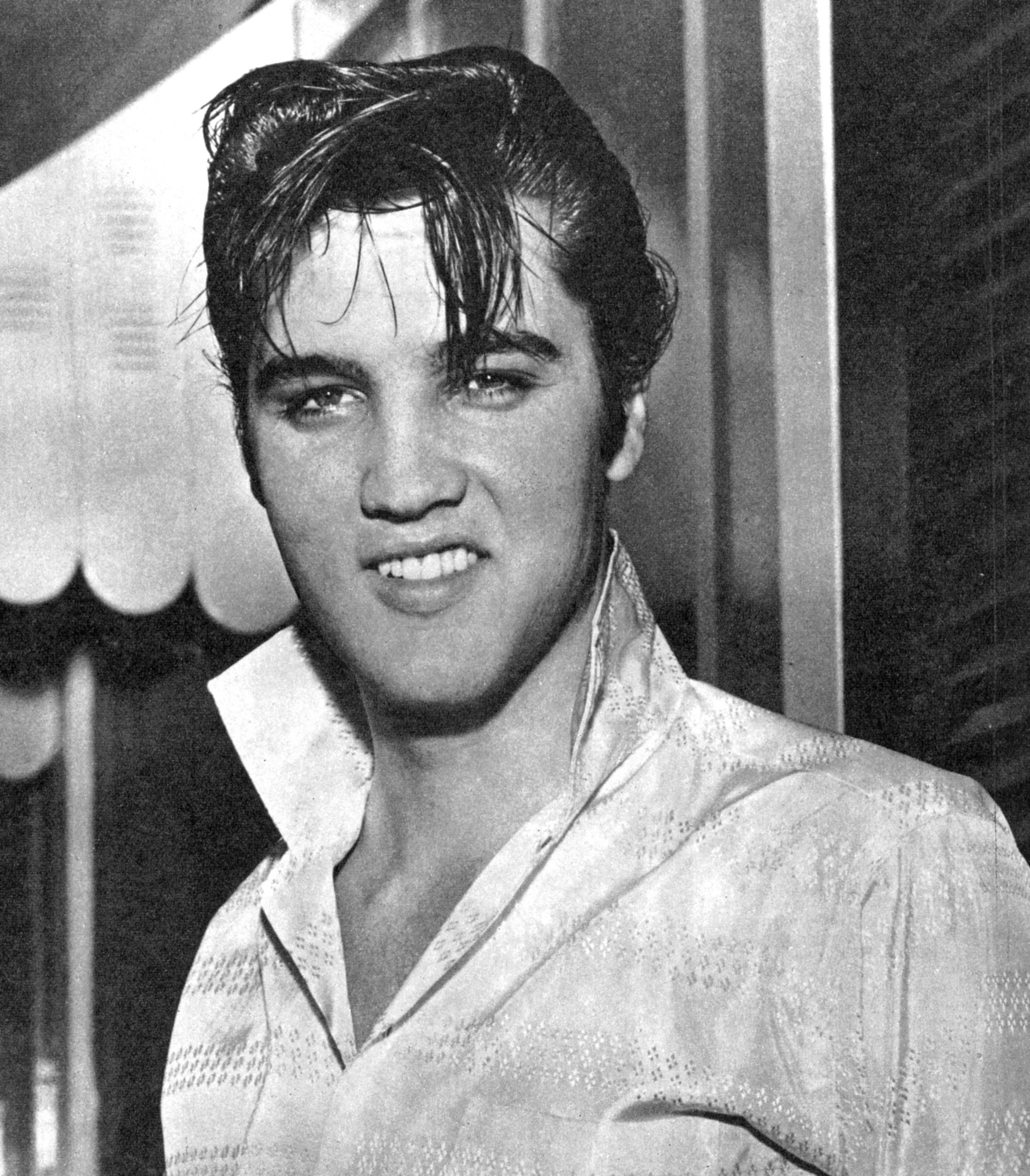 Elvis Presley scaled