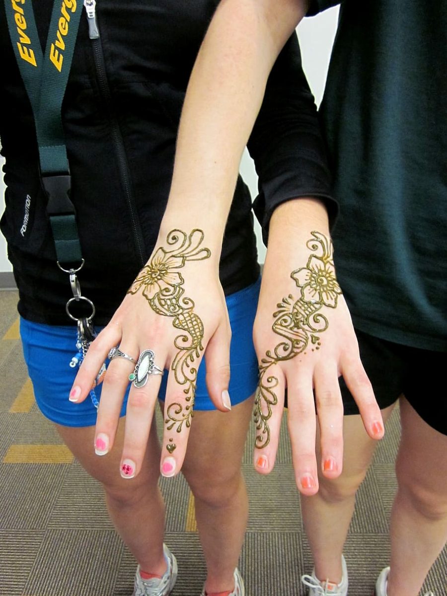 henna mehndi hands tattoo