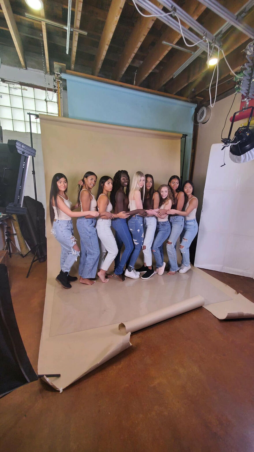 I fulfilled my dream as a photographer and photographed 10 different girls with 10 different skin tones all together for a project titled Shades of Beauty 625e992c642e5 880