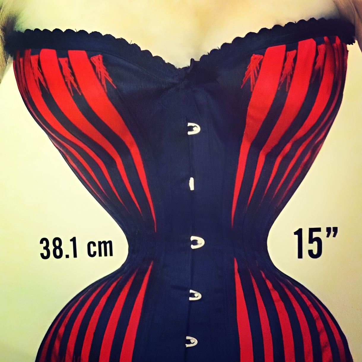 corset 610x610 1