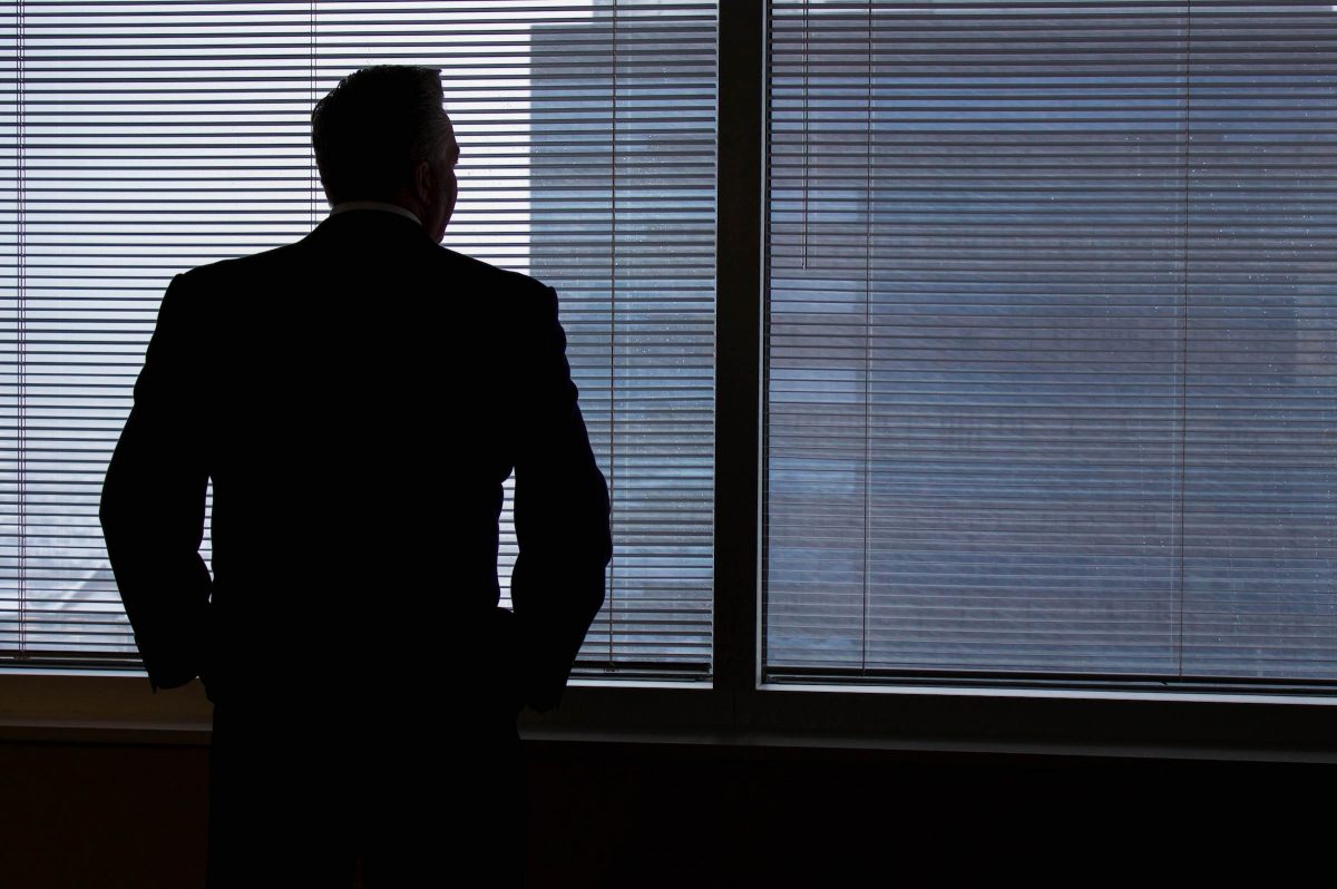 man window looking thinking reflection corporate 599556 pxhere.com