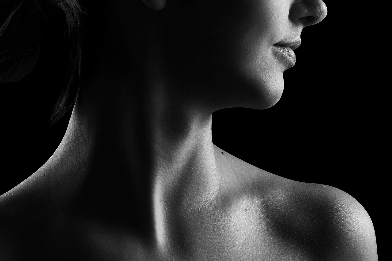 neck, black and white, beauty