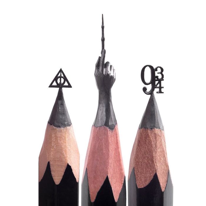 Artist makes tiny and incredible sculptures on the tip of pencils 5ec77640d826b 700