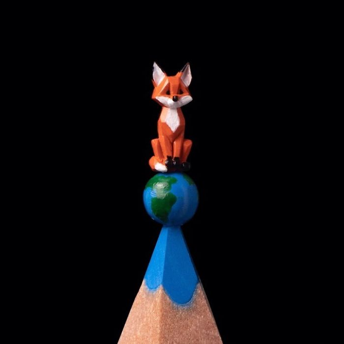 Artist makes tiny and incredible sculptures on the tip of pencils 5ec7772eb5414 700
