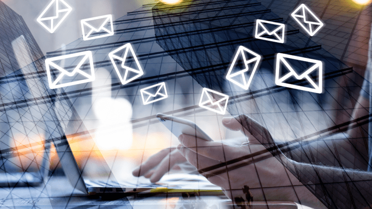 Začiatky internetu: Kedy bol odoslaný prvý email a čo v ňom bolo?