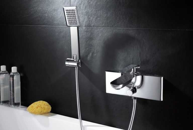 Farebné vaňové batérie – od čiernej elegancie po zlatý luxus