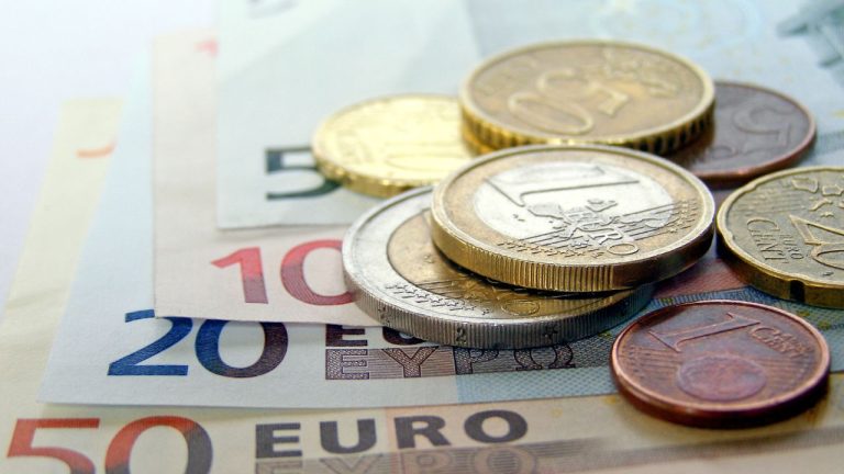 Štát ponúka mesačnú podporu vo výške 282 eur mesačne. Stačí splniť tieto podmienky