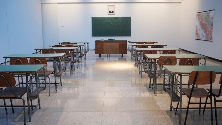 Veľké zmeny vo vyučovaní: Menej memorovania, viac interaktívnych hodín a dobrovoľné úlohy