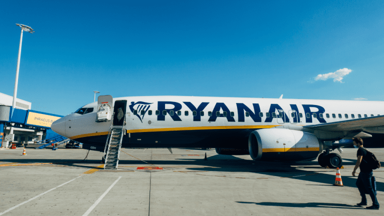 Ryanair a EasyJet dostali od Španielska pokutu 179 miliónov eur za zneužívajúce praktiky