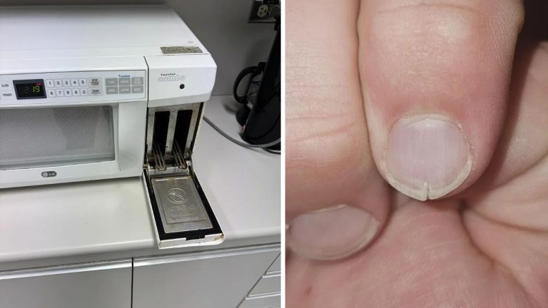 10 náhodných zaujímavých fotografií z internetu #52: Mikrovlnná rúra so vstavaným hriankovačom, či VHS kazety v škole!