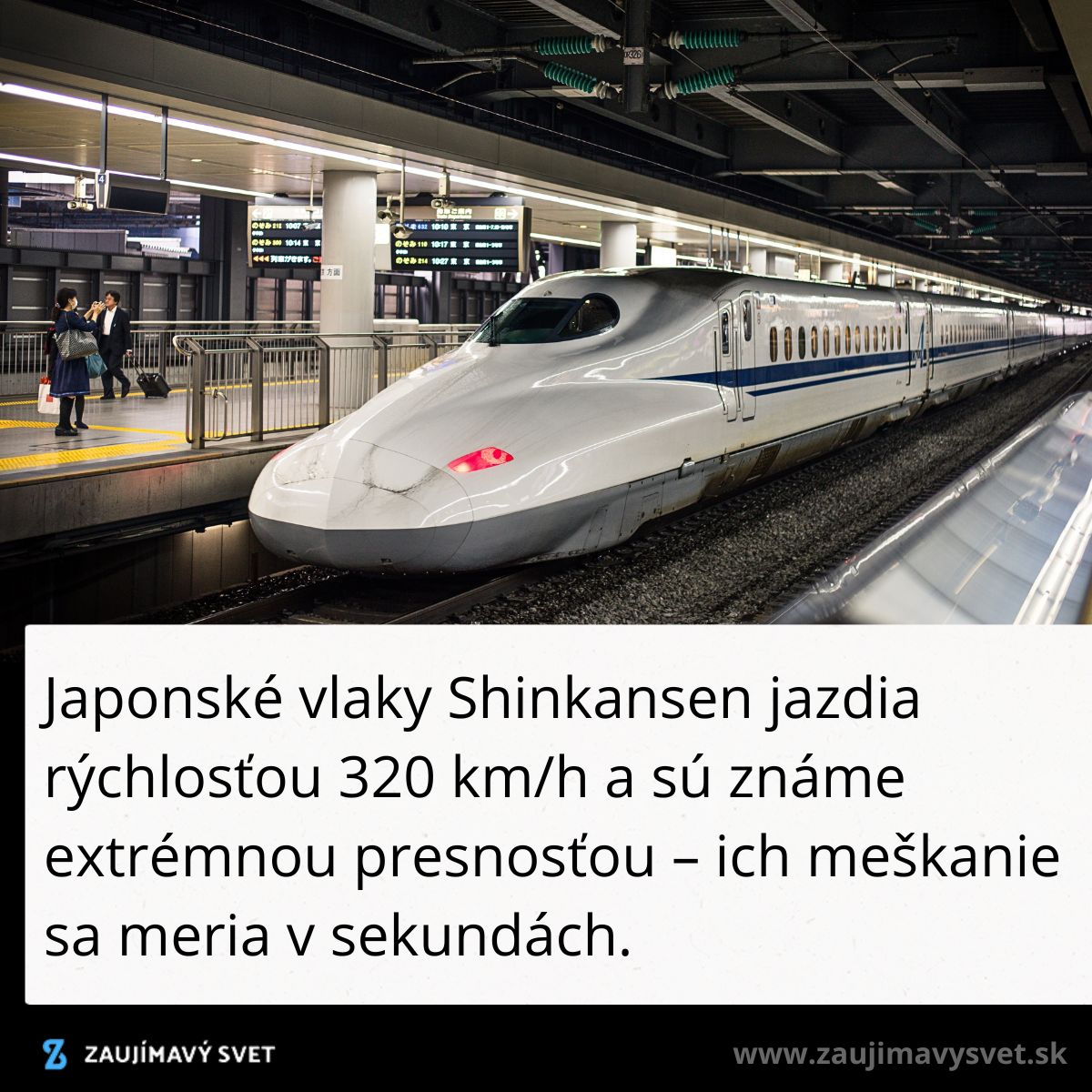 Japonský vlak Shinkansen na nástupišti, známy rýchlosťou a presnosťou prevádzky.