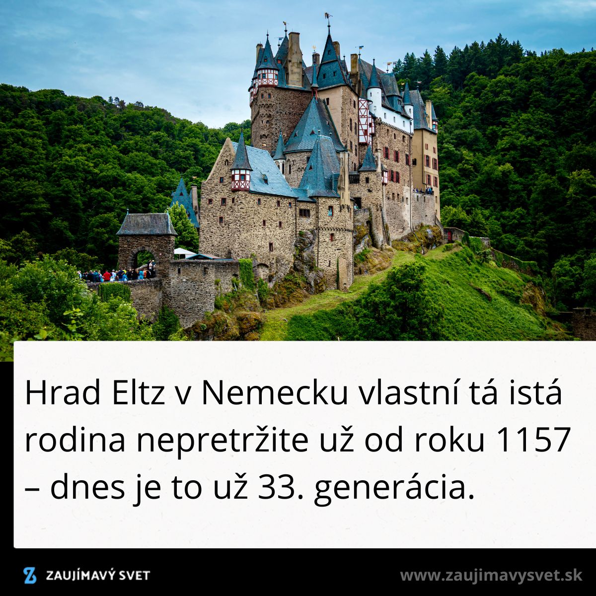 Historický hrad Eltz v Nemecku obklopený zeleňou, vo vlastníctve tej istej rodiny od roku 1157.