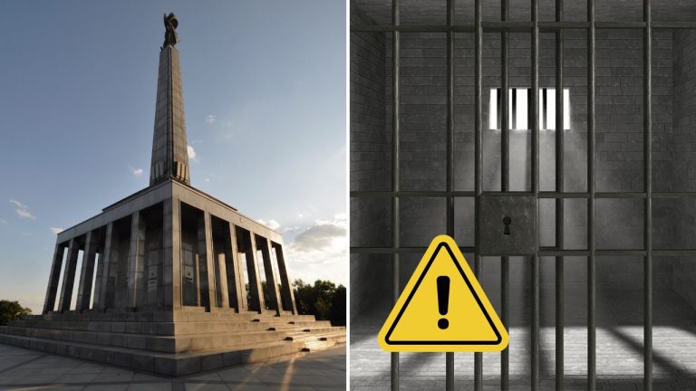 Pamätník a väzenská cela s výstražným symbolom.