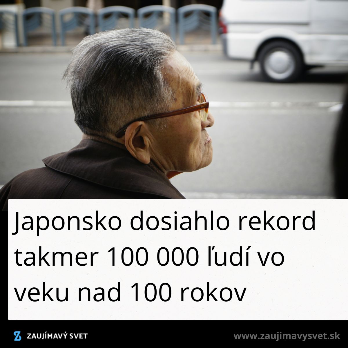 Starší muž na ulici v Japonsku, krajine s rekordným počtom storočných obyvateľov.