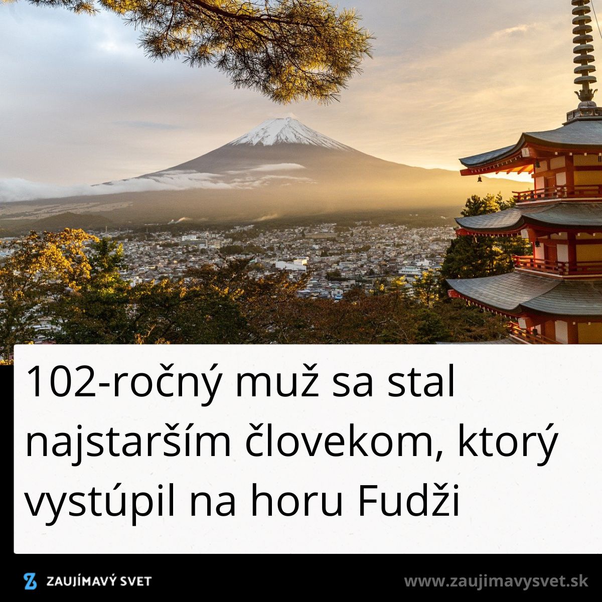 Hora Fudži so starobylou pagodou v popredí, výnimočný západ slnka.