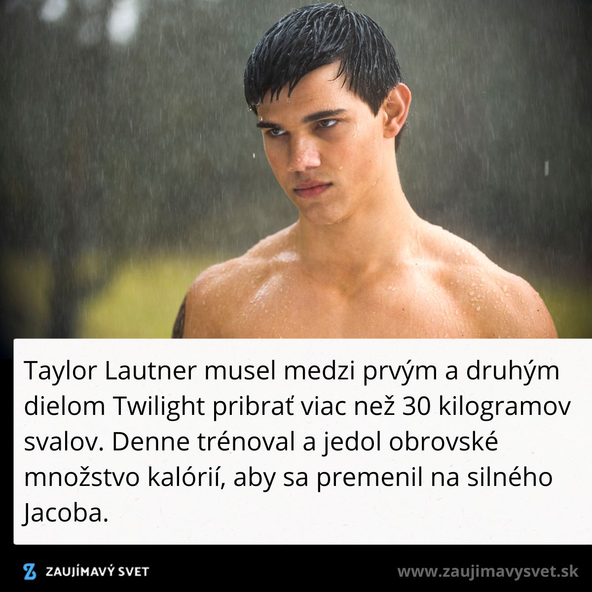 Muž s mokrými vlasmi stojí vonku v daždi, sústredený pohľad. Popisuje transformáciu na silného Jacoba.