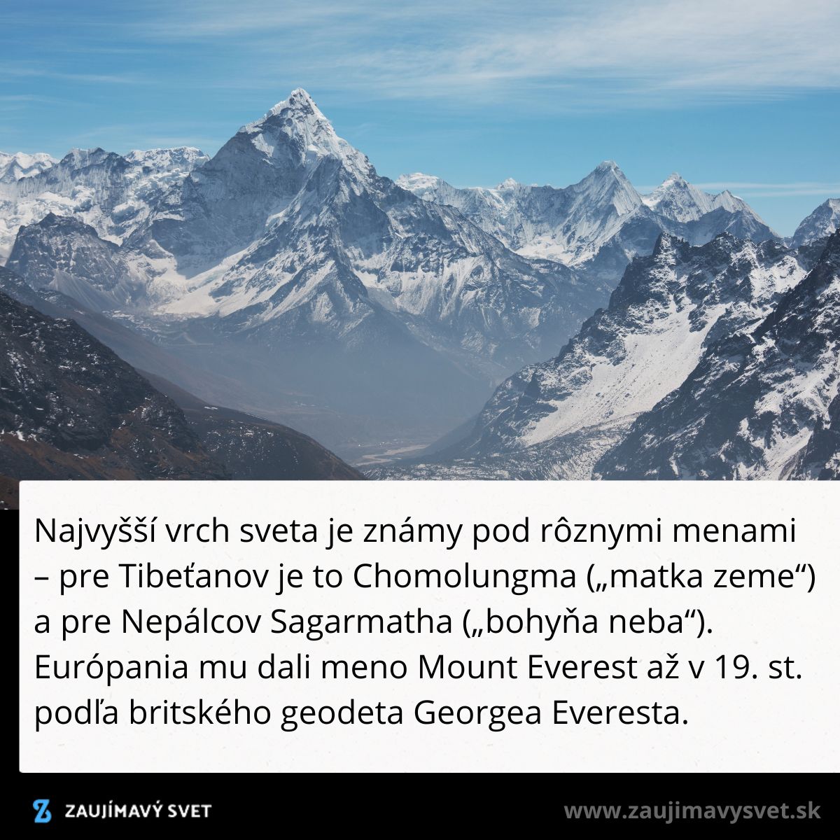Pohľad na zasnežené vrcholky hôr s Mount Everestom v popredí, najvyššou horou sveta.
