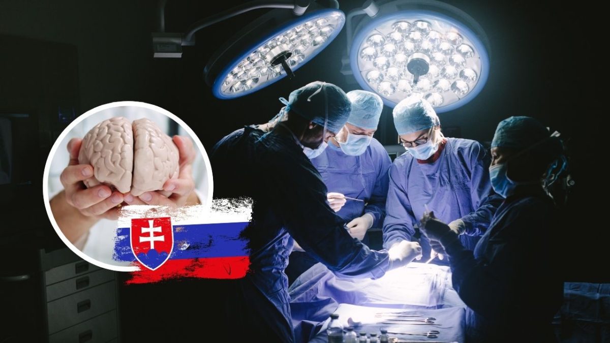 Chirurgovia pri operácii mozgu na Slovensku, detailný pohľad na mozog a slovenskú vlajku.