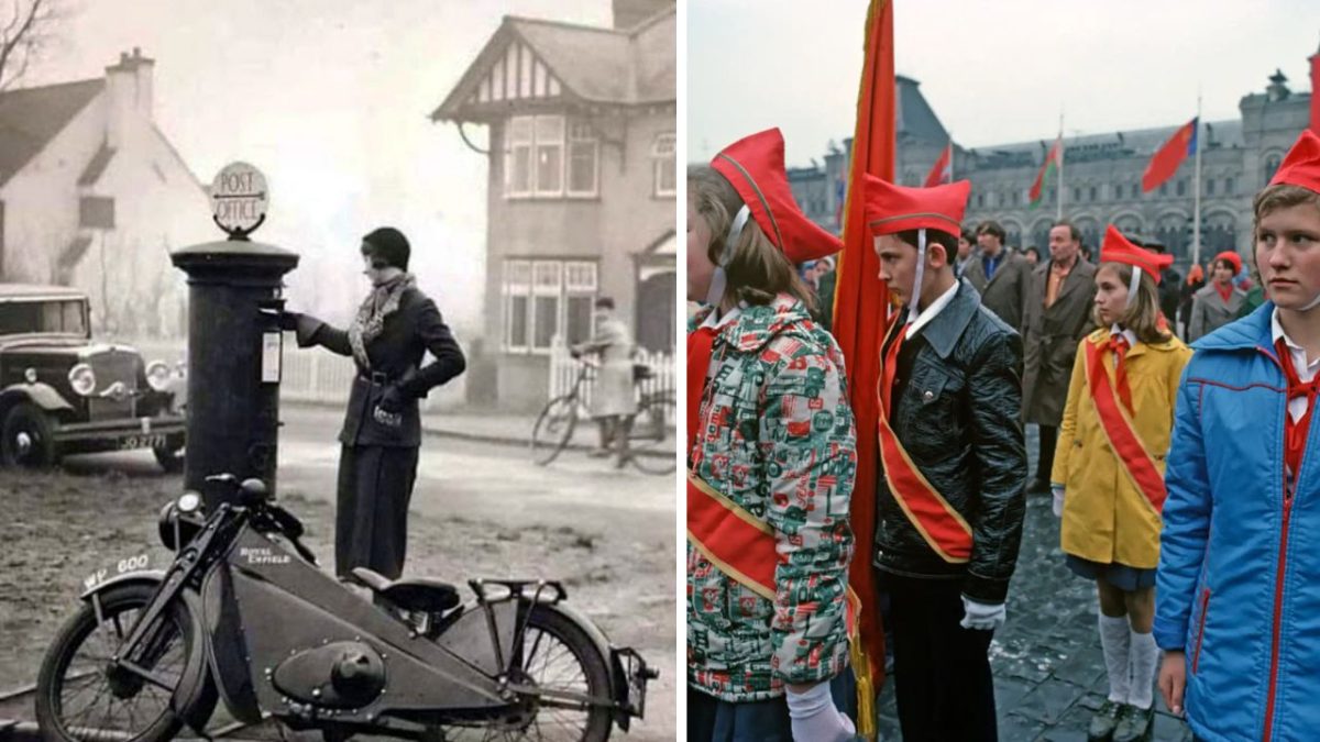 Historická scéna s motorkou pri poštovej schránke a mládežníci s červenými šatkami pri vlajočkách na zhromaždení.