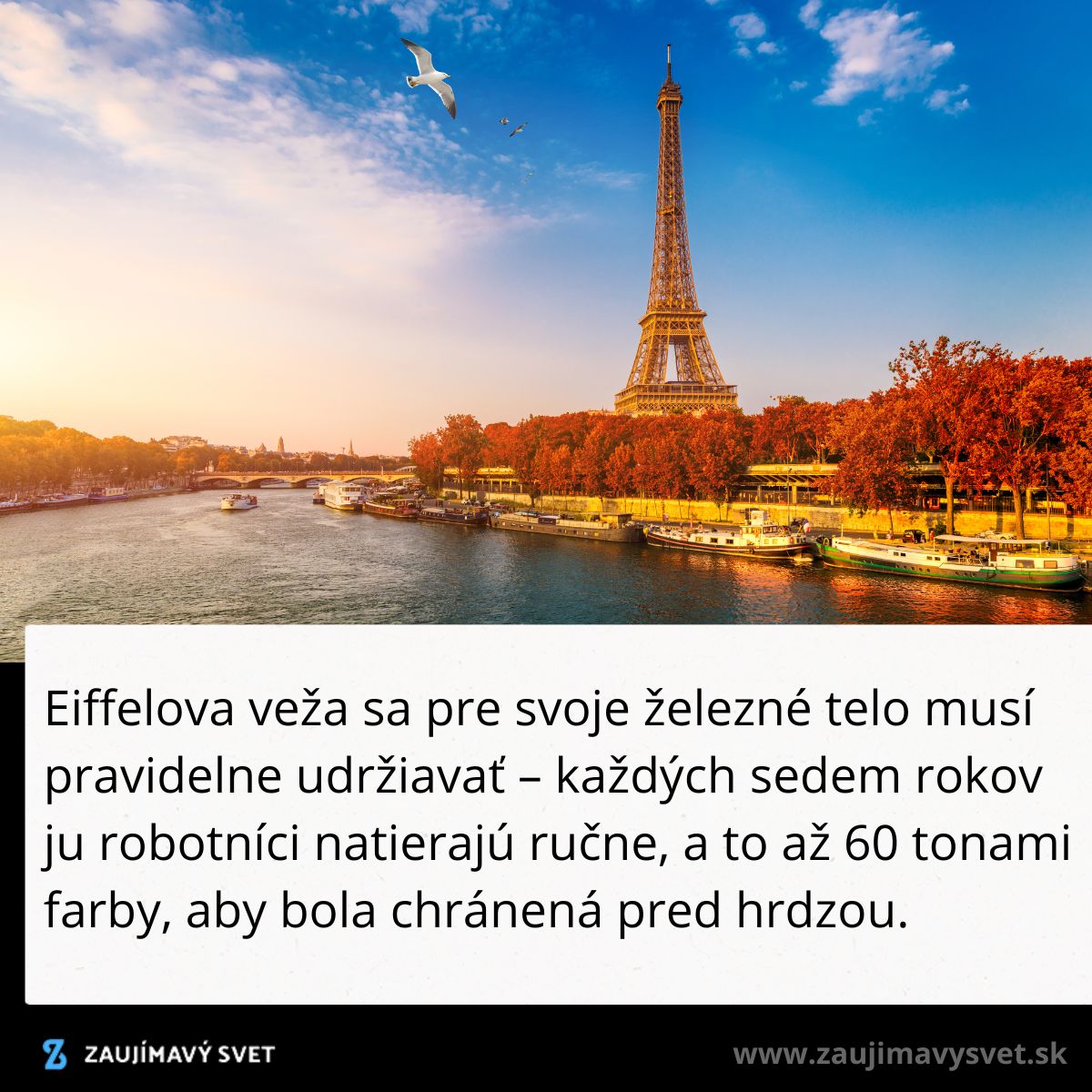 Eiffelova veža pri rieke Seina počas jesene s krásnou scenériou a oranžovým lístím na stromoch.