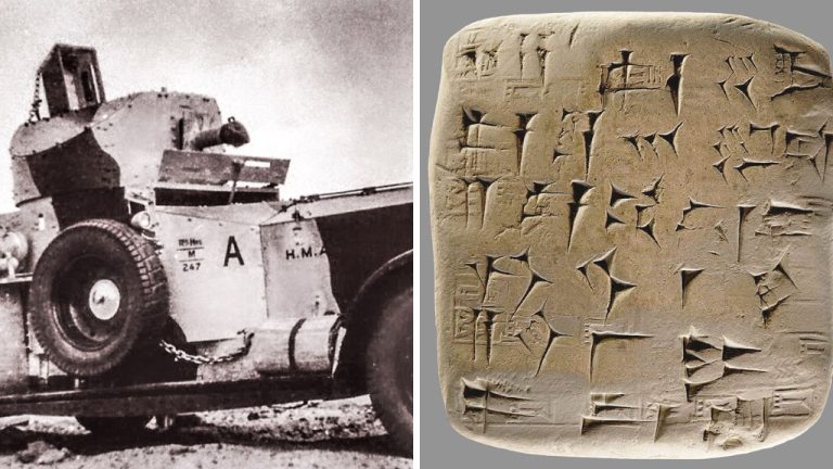 Historický obrnený automobil a staroveká tabuľka s klinovým písmom vedľa seba.