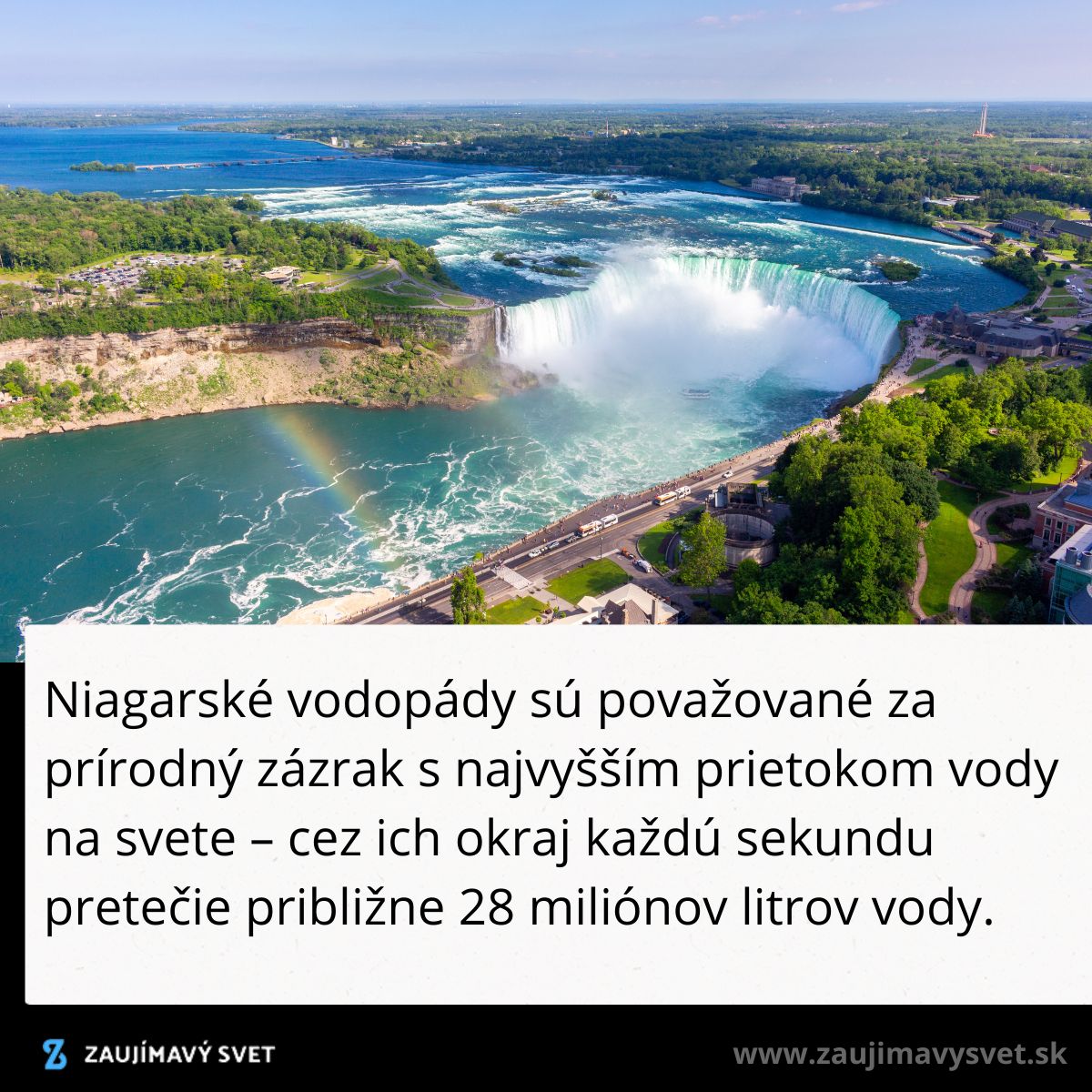 Pohľad na impozantné Niagarské vodopády s dúhou a okolitou zeleňou za slnečného dňa.
