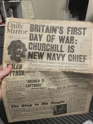 Staré noviny Daily Mirror s titulkom o Churchillovi ako novom veliteľovi námorníctva počas prvej vojny.