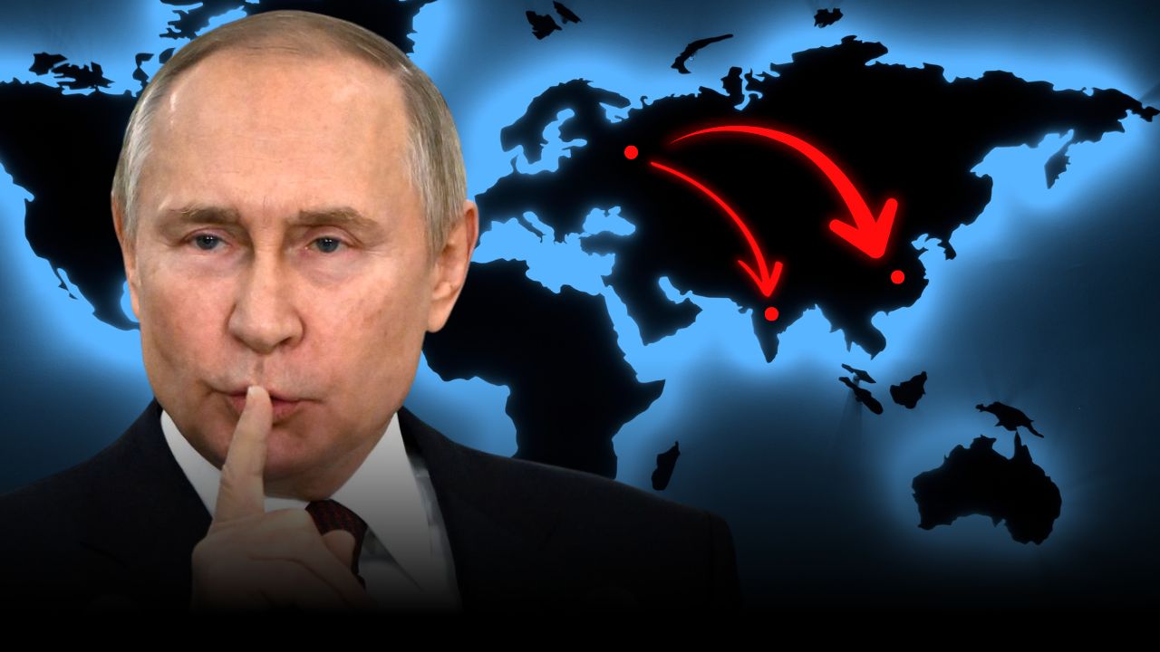 Vladimir Putin pred svetovou mapou s červenými šípkami, naznačujúca stratégiu alebo medzinárodný vplyv.
