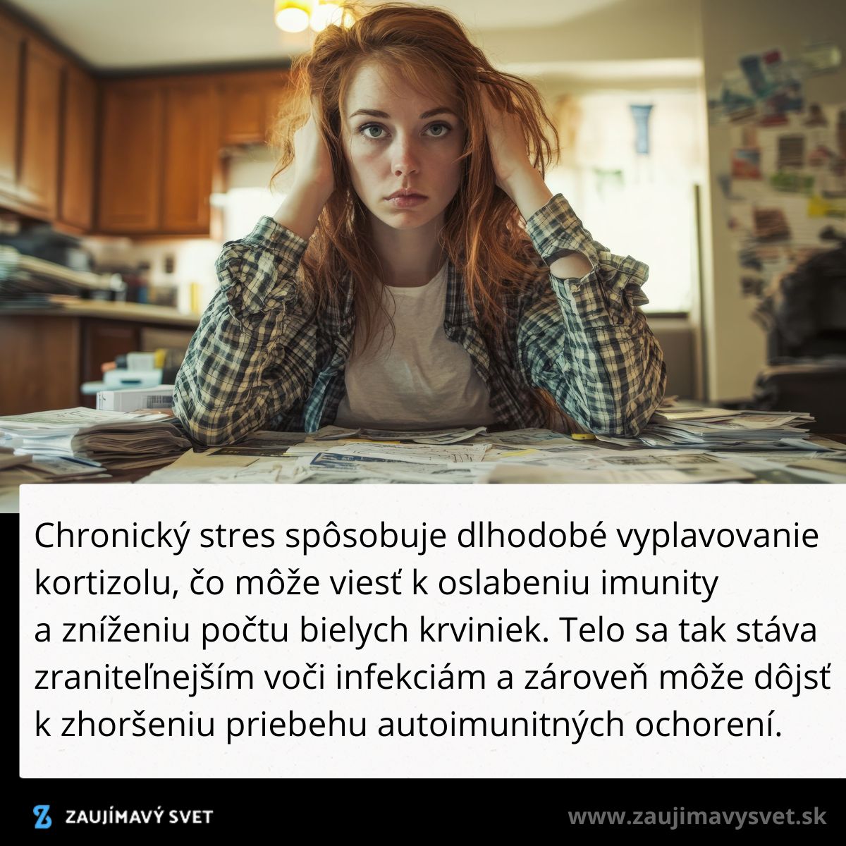 Žena v stresujúcom prostredí so stohom papierov a znepokojeným výrazom; problémy s chronickým stresom.