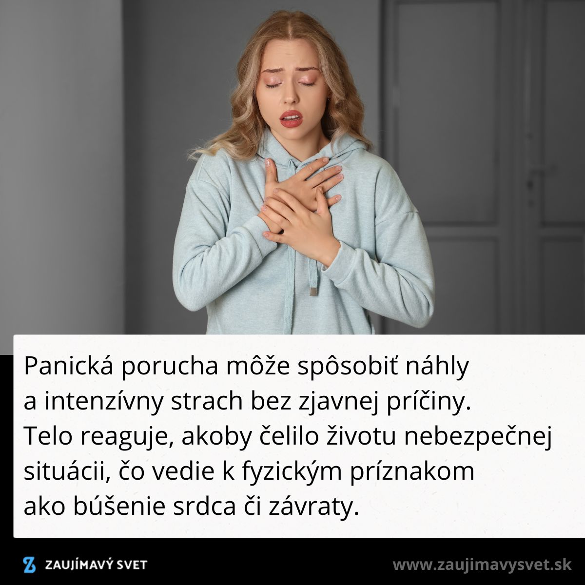 Žena v šedom svetri s rukami na hrudi, zažíva symptómy panickej poruchy.